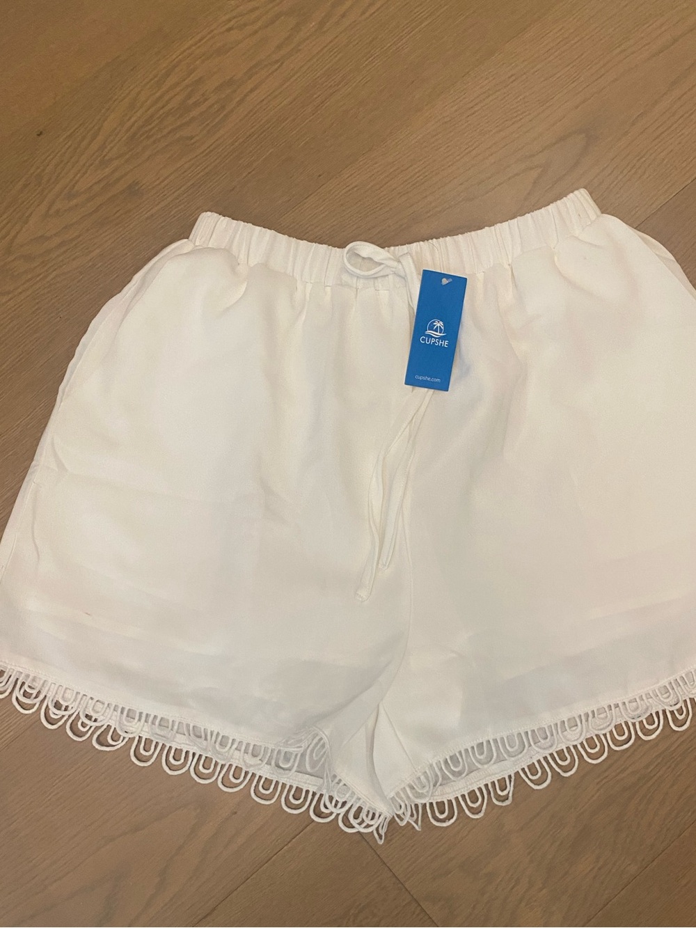 Cupshe White Lace-Trim Elastic Waist Women’s Shorts new